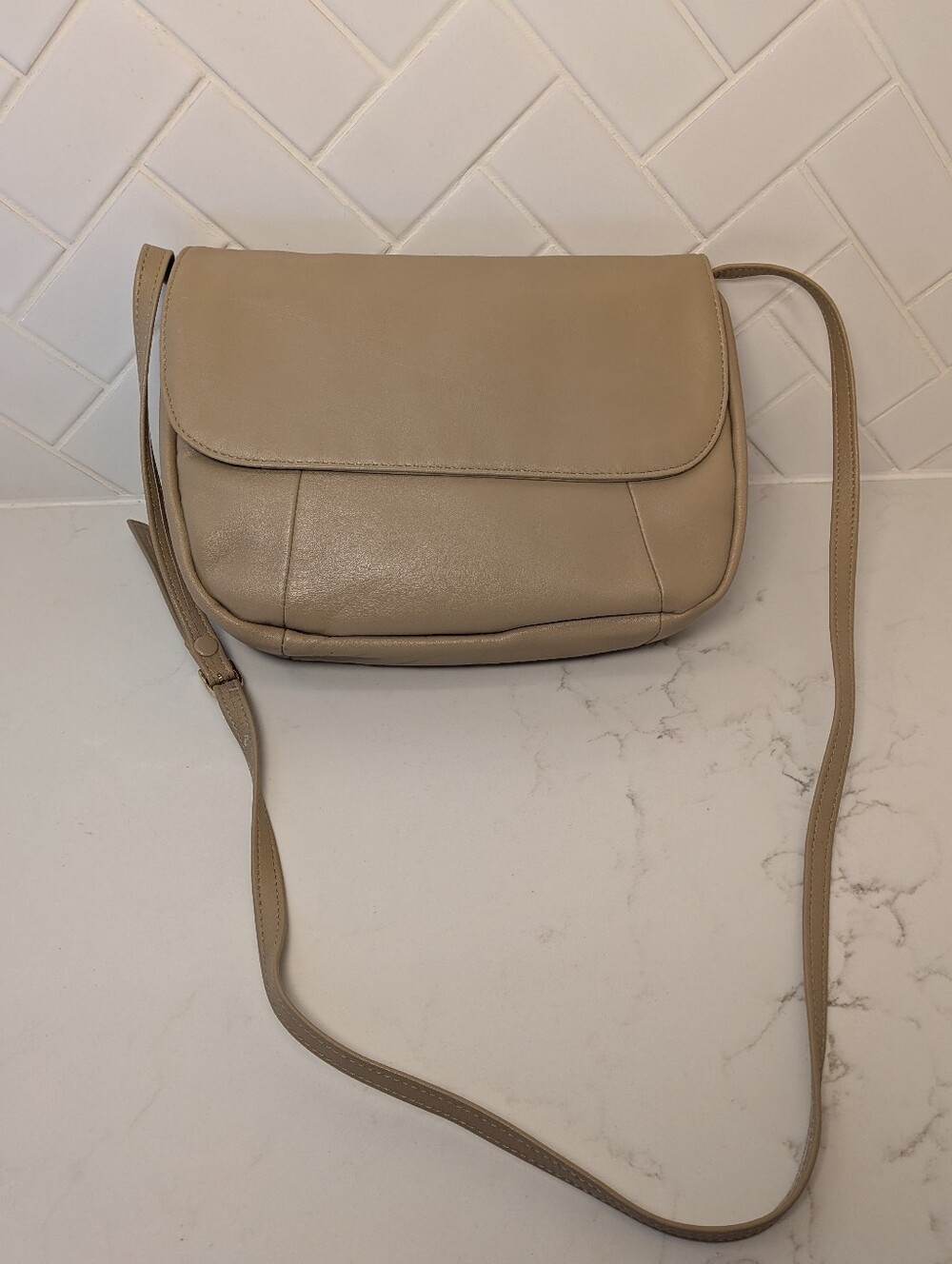 Vintage Leather Beacon Hill Taupe Crossbody Old Money Quiet Luxury